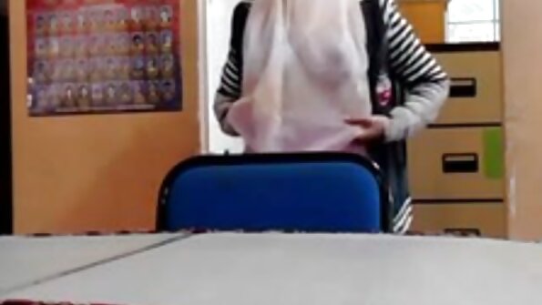 วันนี้ผมสีน้ำตาลกำลังเจาะทะลุนอกบ้าน
